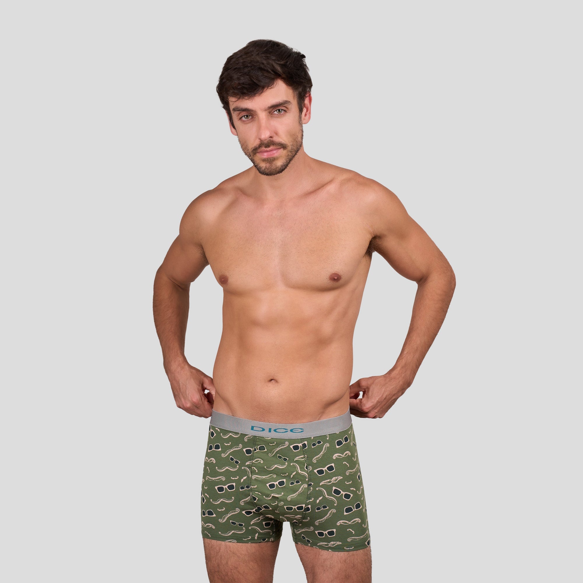 (Cottonil) ٣ قطع شراب رجالى كلاسيك طويل+ بوكسر مطبوع رجالي(Dice)٣ قطع